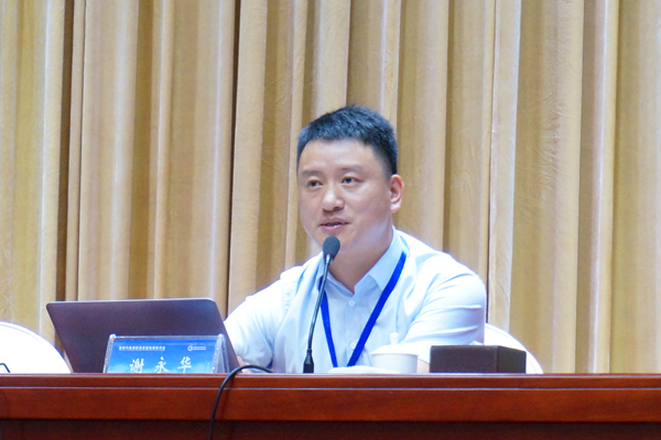 1535014940350089073.jpg 高职分会副会长、南京工业职业技术学院院长谢永华.jpg